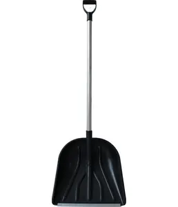 Лопата снеговая пластмассовая "Усадьба" с металлической планкой,дер. ч на скидке