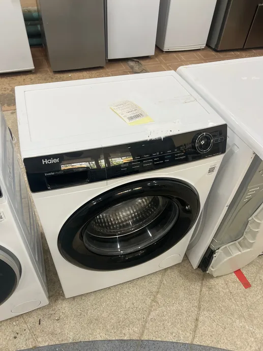 Узкая стиральная машина Haier HW70-BP12269