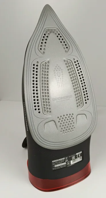 Утюг REDMOND RI-C283