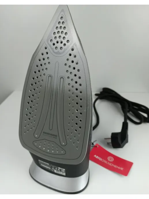 Утюг REDMOND RI-C280