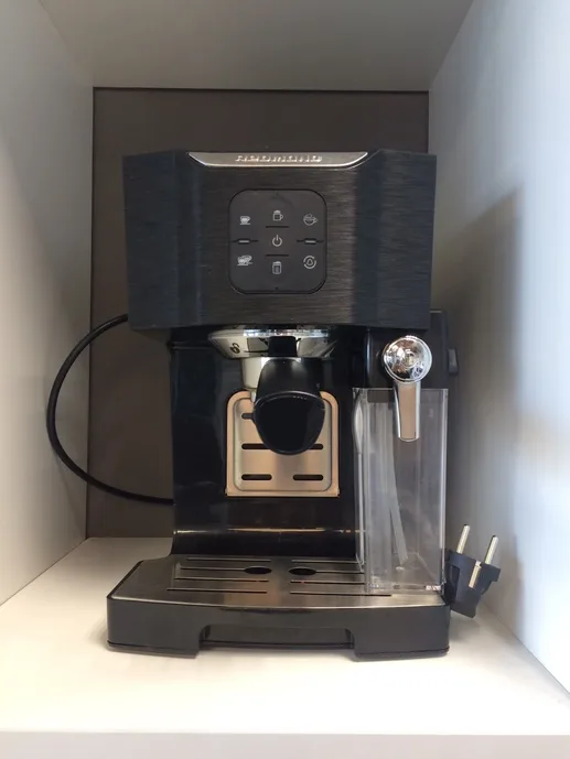 Кофеварка REDMOND RCM-1511