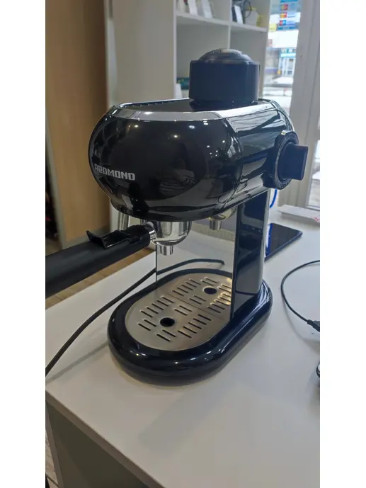 Кофеварка Redmond RCM-1521