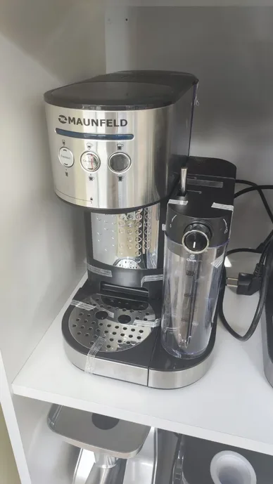 Рожковая помповая кофеварка MAUNFELD MF-720S Pro