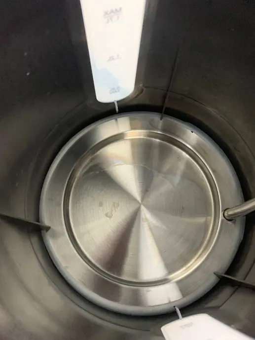 Чайник MAUNFELD MGK-631B