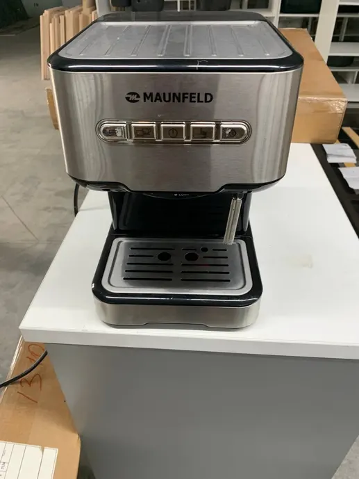 Кофемашина рожкового типа MAUNFELD MF-724S