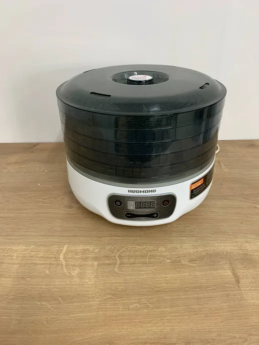Сушилка для овощей и фруктов REDMOND RFD-0158