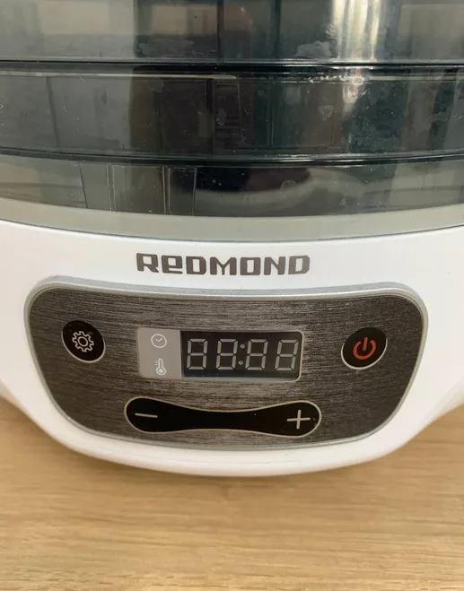 Сушилка для овощей и фруктов REDMOND RFD-0158