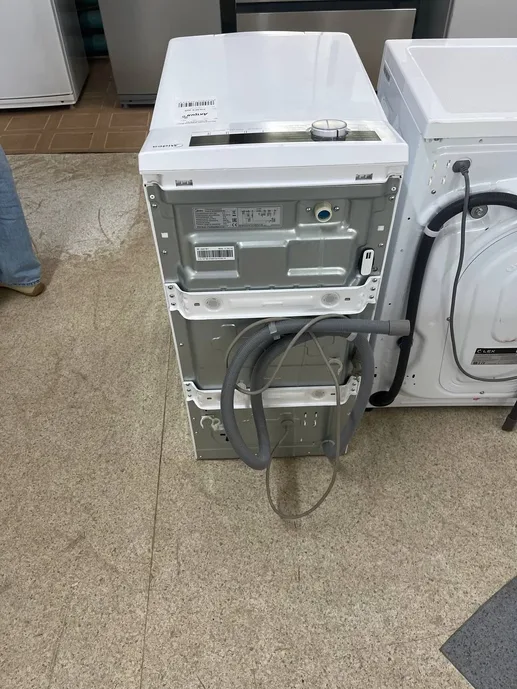Стиральная машина с вертикальной загрузкой Midea MFE05W80B/W-RU