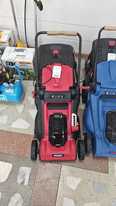 Аккумуляторная газонокосилка BRADO BW430