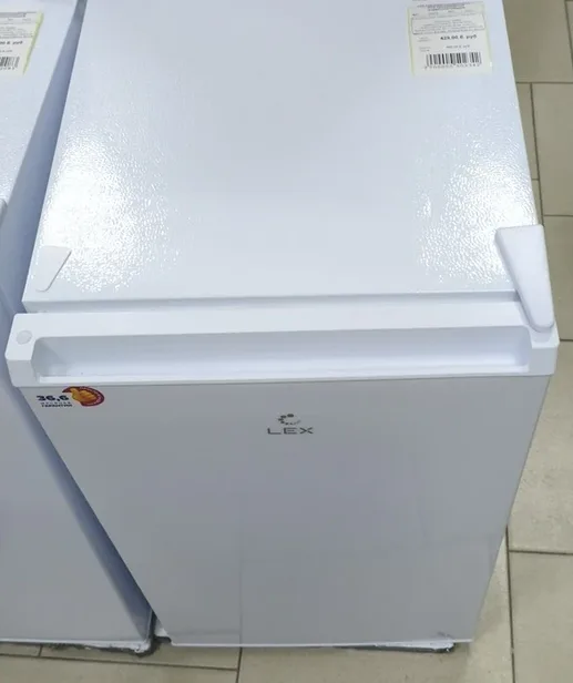 Однодверный отдельностоящий холодильник LEX LSD100W с НТО
