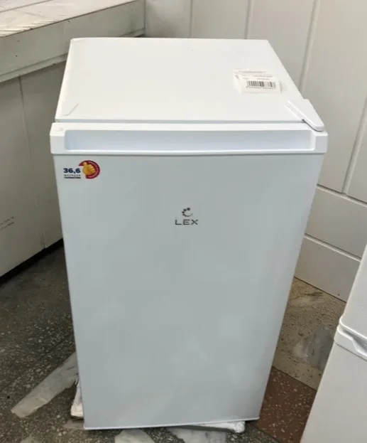 Однодверный холодильник LEX LSD100W с НТО