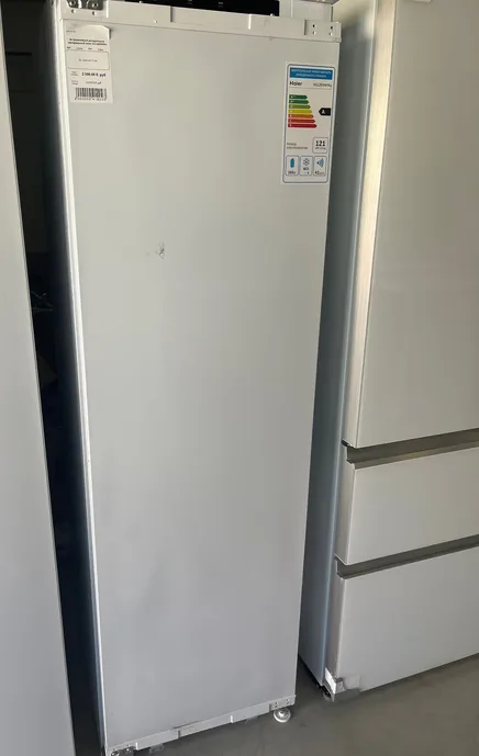 Встраиваемый холодильник Haier HCL260NFRU
