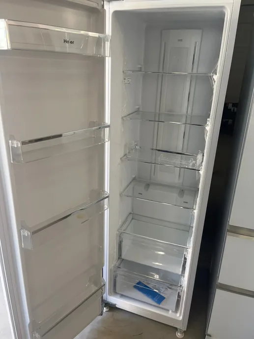 Встраиваемый холодильник Haier HCL260NFRU