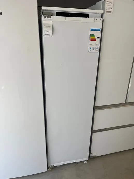 Встраиваемый холодильник Haier HCL260NFRU