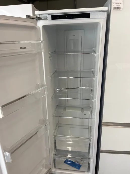 Встраиваемый холодильник Haier HCL260NFRU