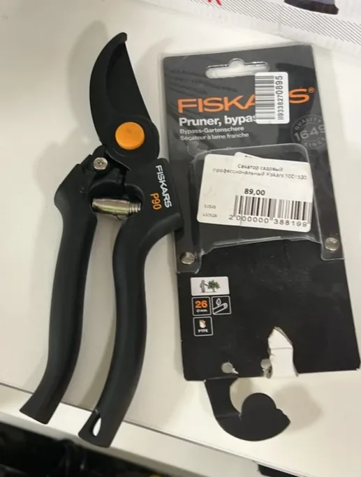 Секатор садовый профессиональный Fiskars 1001530