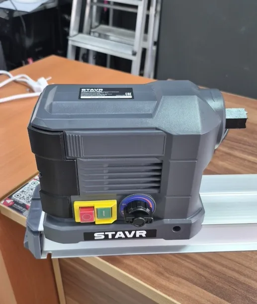 Станок токарный Stavr SWM 600-250