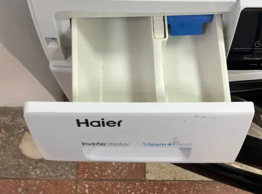 Узкая стиральная машина Haier HW60-BP10929A