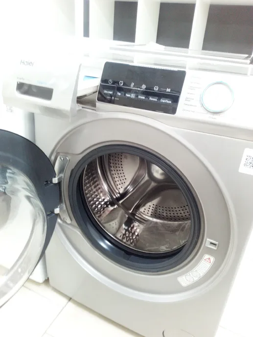 Узкая стиральная машина Haier HW60-BP12929AS