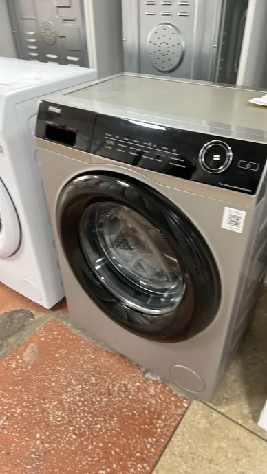 Узкая стиральная машина Haier HW70-BP12269S