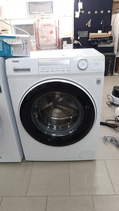 Узкая стиральная машина Haier HW70-BP12969B