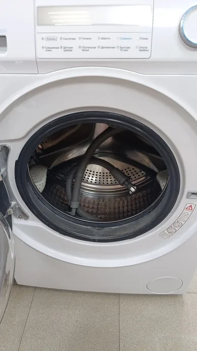 Узкая стиральная машина Haier HW70-BP12969B
