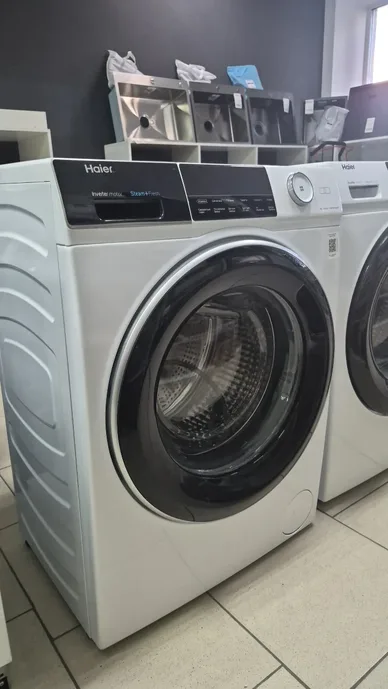 Узкая стиральная машина Haier HW80-BP14969A