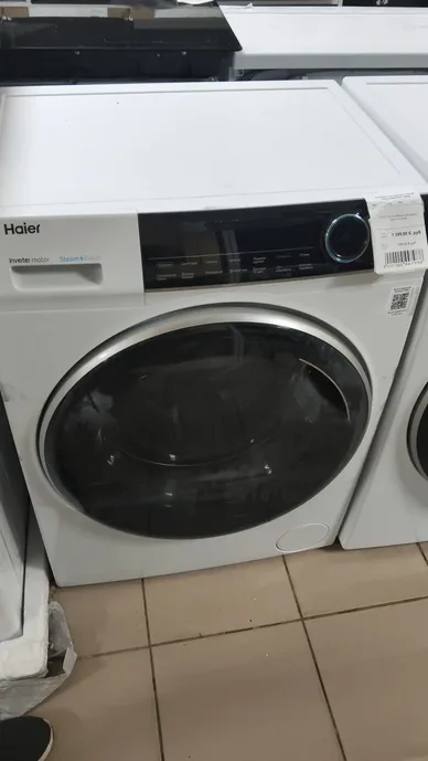 Узкая стиральная машина Haier HW90-BP14929A