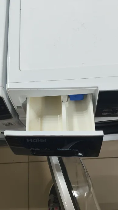 Узкая стиральная машина Haier HW90-BP14929A