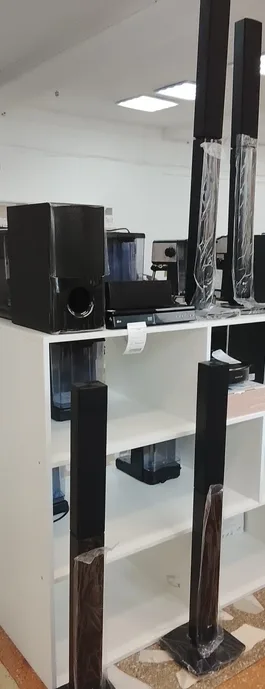 Театр с напольной акустикой LG LHD657