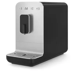 Автоматическая кофемашина Smeg BCC01BLMEU на скидке