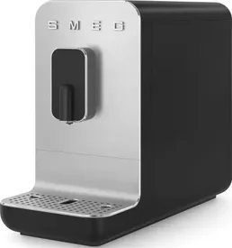 Автоматическая кофемашина Smeg BCC01BLMEU на скидке