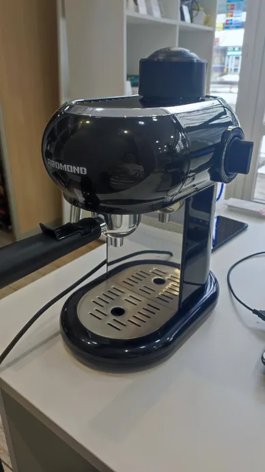 Кофеварка Redmond RCM-1521